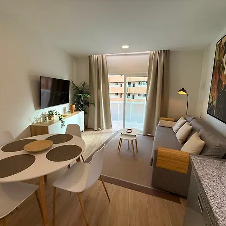 Exclusive 2-bedroom In Americas דירה אדחה