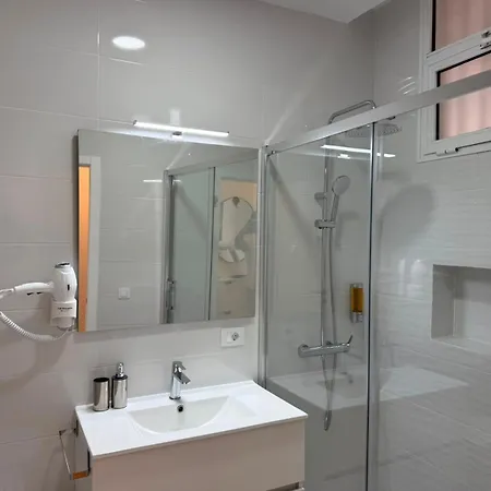 Exclusive 2-bedroom In Americas