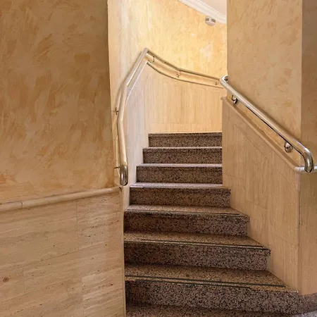 Exclusive 2-bedroom In Americas * אדחה
